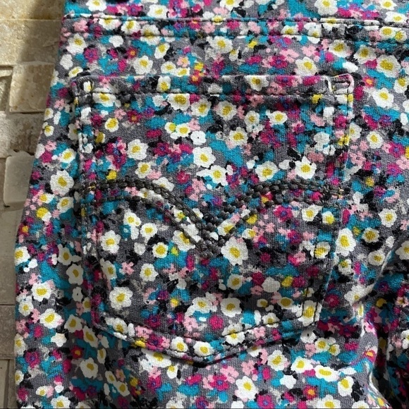 LEVI’S Floral Girl’s “The Knit Jean” - Picture 3 of 15